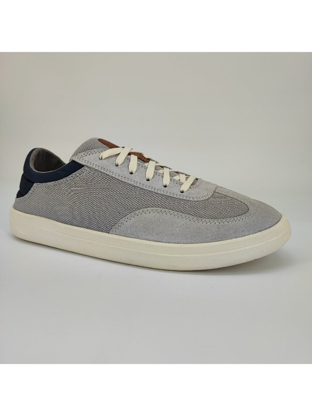 OluKai Pūnini Men's Size 9 US Grey Mesh Leather Casual Sneakers Shoes 10514-VPDE